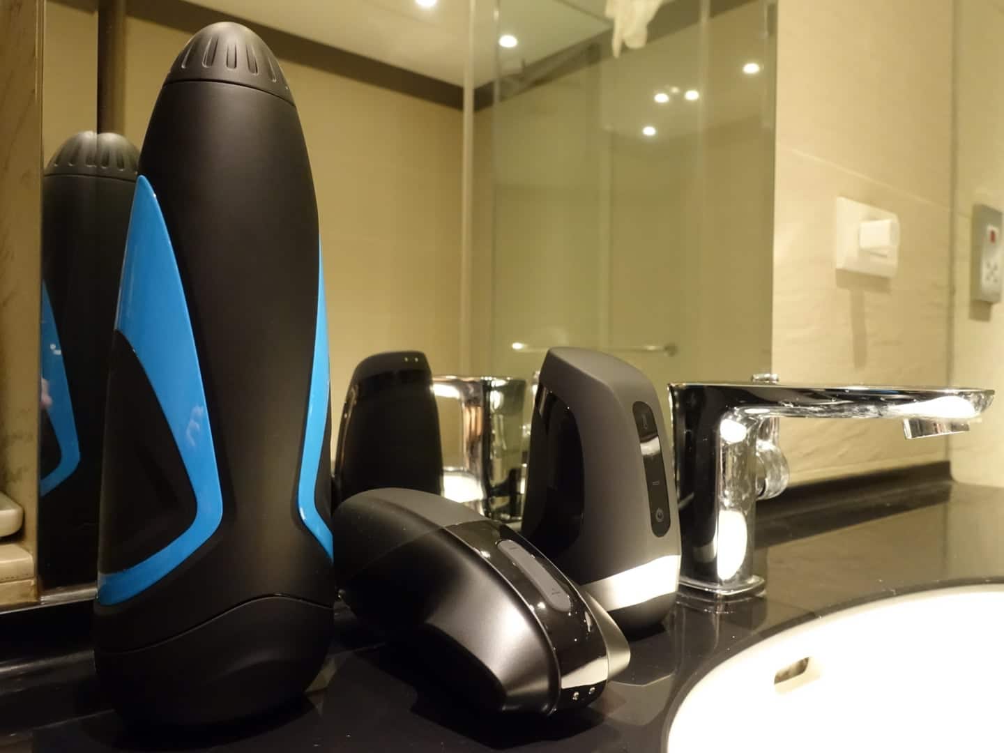 SATISFYER MEN VIBRATION 震動紓壓器 飛機杯 黑色流線外型