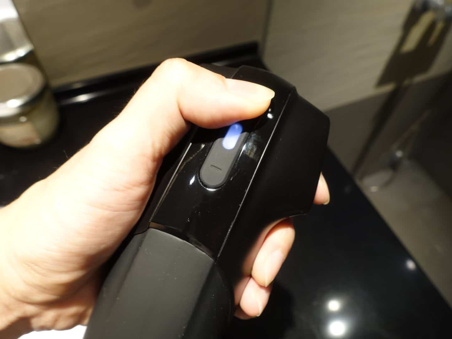 震動紓壓器 + / - 按鈕與 LED 指示燈